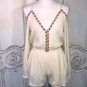 Pins And Needles Cold Shoulder Long Sleeve Boho Style Romper Size XS